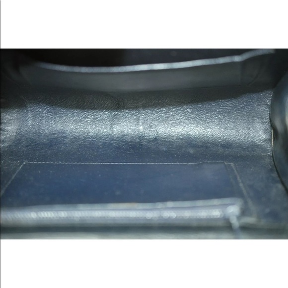 SOLD* Authentic Vintage Gucci chain Shoulder bag - Picture 8 of 8